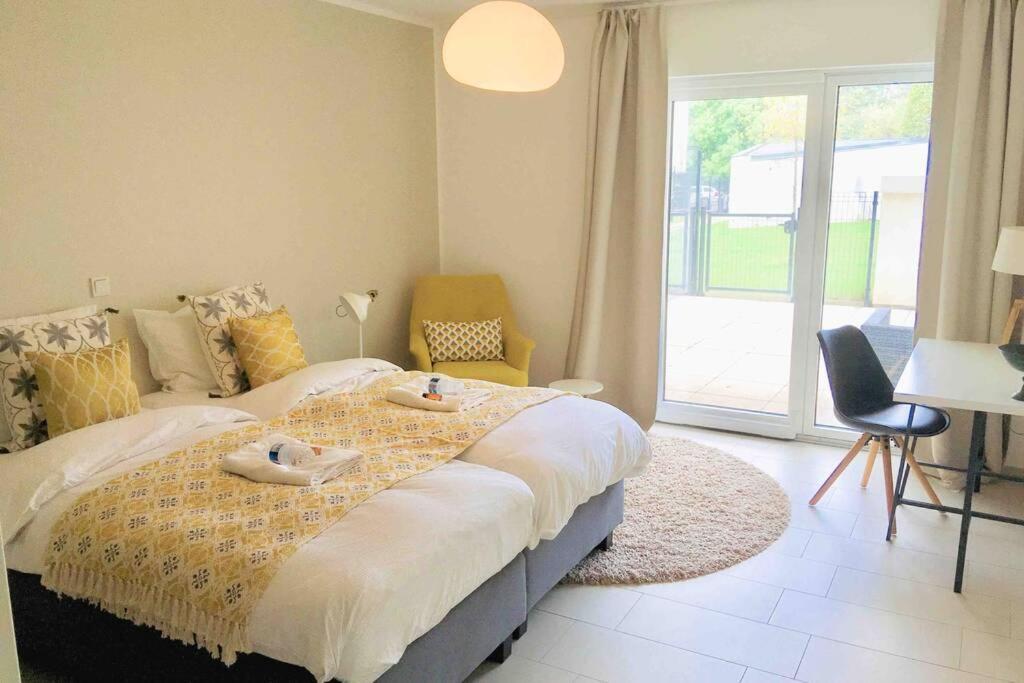 Large Family Retro Flat In City Center- Large Terrace & Garden View, Free Parking Lüksemburg Dış mekan fotoğraf