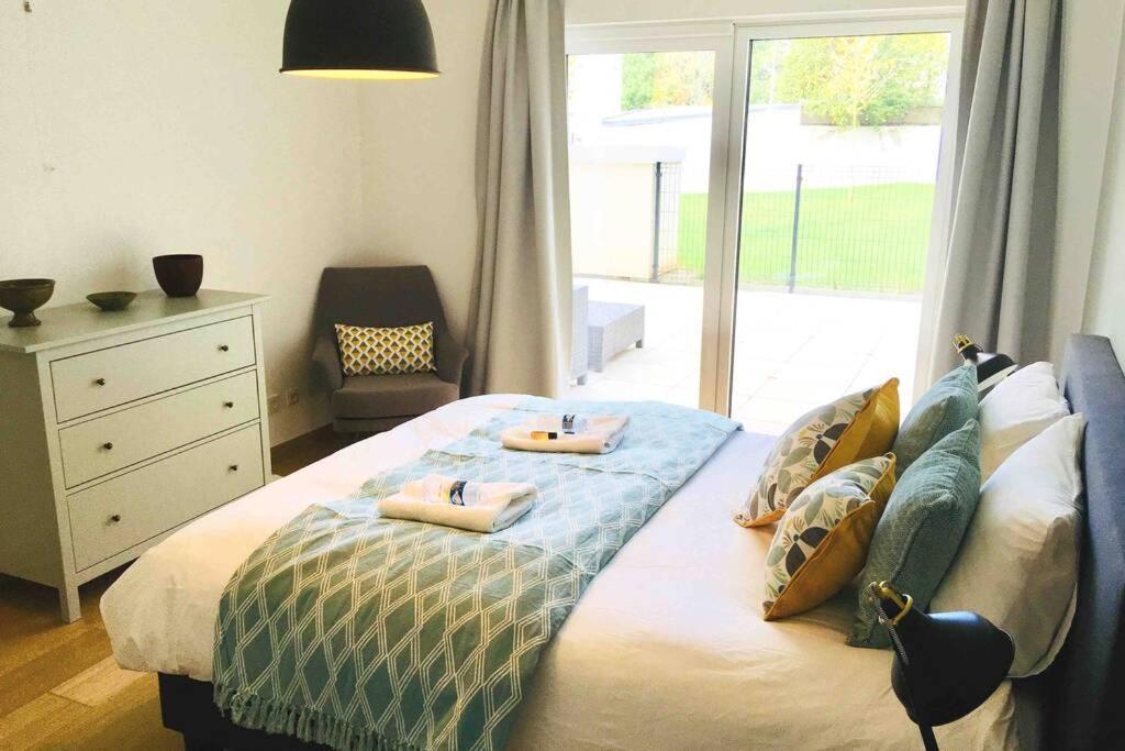 Large Family Retro Flat In City Center- Large Terrace & Garden View, Free Parking Lüksemburg Dış mekan fotoğraf