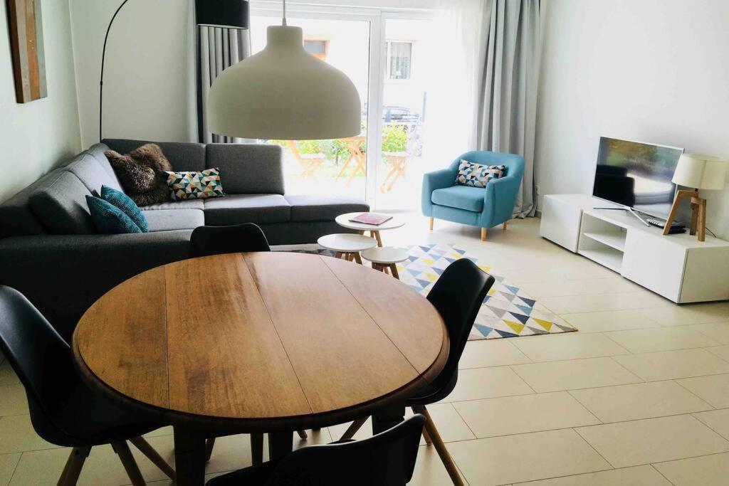 Large Family Retro Flat In City Center- Large Terrace & Garden View, Free Parking Lüksemburg Dış mekan fotoğraf